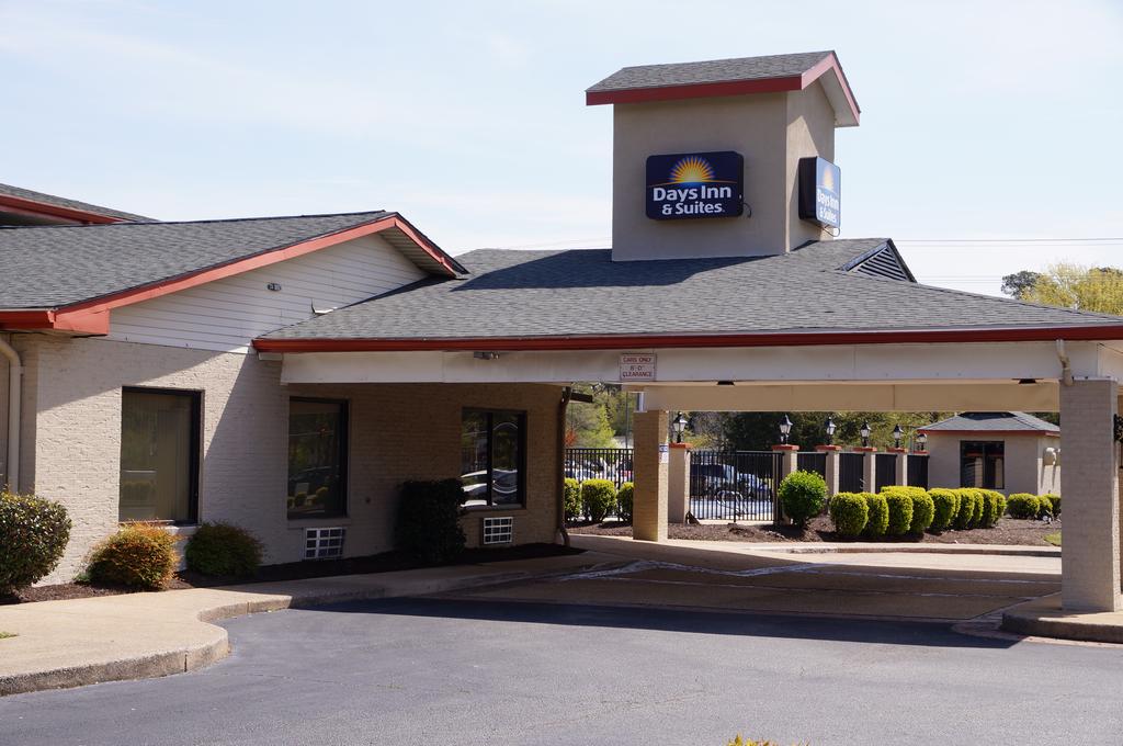 3 Day Hotel + 2 Busch Gardens Tickets $109 - Williamsburg Vacation Packages